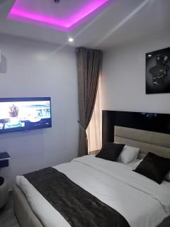 Grand Churchill Luxury Hotel - 8