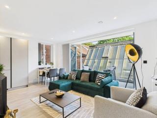 Stylish 2 Bedroom Flat Sleeps 6 - 6
