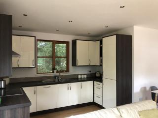 Cosy South Gloucestershire Cabin Retreat - Yate - 2
