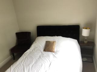 Cosy South Gloucestershire Cabin Retreat - Yate - 1