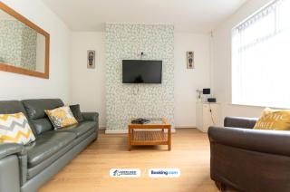 2-Bedroom Contractor Stay with Fully Equipped Kitchen, Wi-Fi & Parking - Leigh - 9