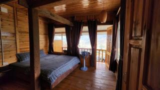 Tavan Dragon House - 1