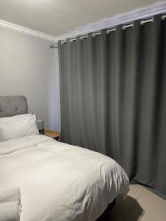 The Olive Nook 2-Bed in Midrand - 3