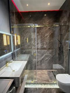 Golden House Luxury - - 4