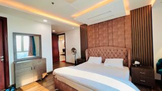 Gold Crest Elite Skyviews Apartments -Designer Interiors And Mall Access - Lahore - 1