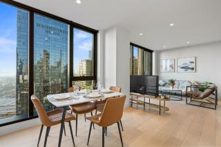 Luxury 3BR in Melbourne CBD with Skyline Views, Pool, Gym, Sauna - 5