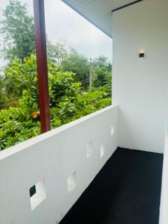 Black & White Elephant Lobby - Mahiyangana - 1