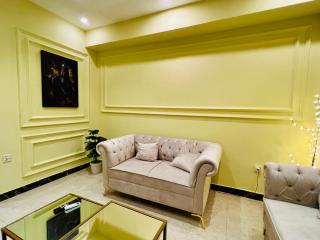 Modern 2-Bedroom Apartment Northern strip E-11 - Islamabad - 5
