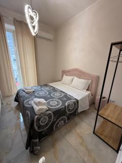 VALENTINO 48 napoli centro - 0