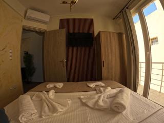 Elegant 4BR Maisonette For Families and Groups - Loutraki - 2