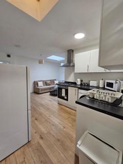 Bright & Cosy City Flat - 4