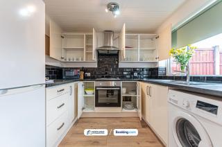 4-Bed House in Lowton Ideal for Contractors & Families - Lowton - 5