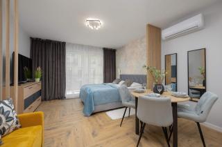 Komfortowe Rodzinne Studio Okrzei Warszawa by Noclegi Renters - Warsaw - 1