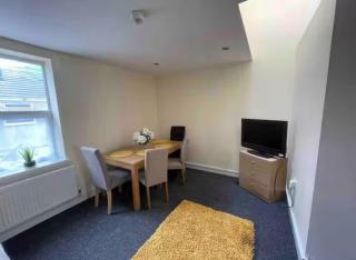 34 - Room 3 - Uplands - Swansea - 8