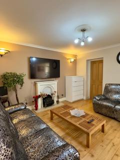 Spacious Ensuite Room With Garden View - 2