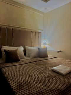 Specious&modern 1BR Apartment in the Heart of Islamabad - Islamabad - 3