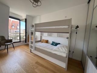 Elégance & Confort, Proche place Morny, 3 Pièces, 2 Sdb, 2 WC, Balcon, Parking, Wifi ultra haut-débit, tout à pied - 7