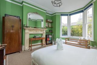 Unique 2BR with Indoor Hammock & Private Garden - 9