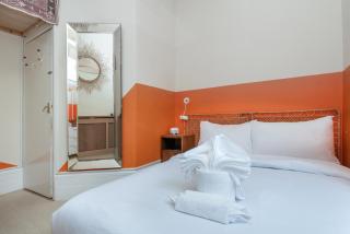 Unique 2BR with Indoor Hammock & Private Garden - Londra - 1