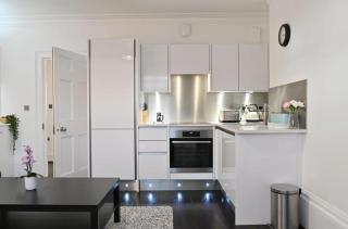 Sophisticated & Chic, Central Flat - 2