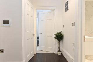 Modern & Contemporary, Central Flat - Reading - 6