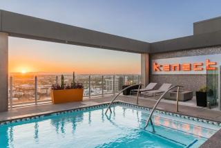 Boulevard Stays Downtown Highrise STU Sky Pool Parking Gym 15 - Phoenix - 9