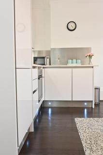 Stylish & Bright, Central Flat - Reading - 6