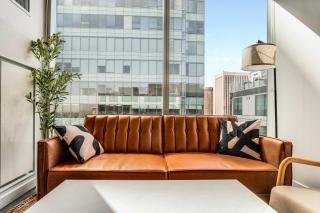 Boulevard Stays Downtown Highrise STU Sky Pool Parking Gym 16 - Phoenix - 3
