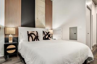 Boulevard Stays Downtown Highrise STU Sky Pool Parking Gym 01 - Phoenix - 5