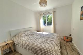 Pleasant house with garden near the sea - 2