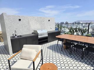 Stylish Miraflores Retreat - Patio, Pool, Garden - 2