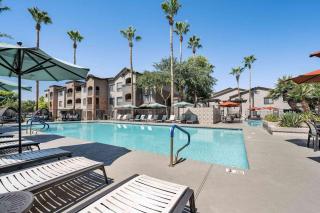 Boulevard Stays Quiet Modern 1BR Pickleball Pool Parking Gym 04 - Chandler - 9