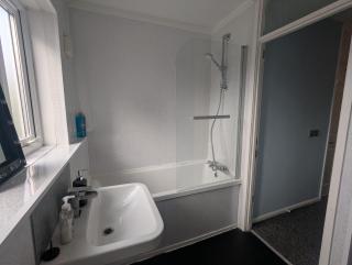 3-Bed Home with Patio Near Deansgate & City Centre - Manchester - 2