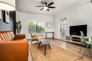 Boulevard Stays Quiet Modern 1BR Pickleball Pool Parking Gym 08 - Chandler - 0