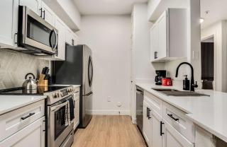 Boulevard Stays Quiet Modern 1BR Pickleball Pool Parking Gym 08 - Chandler - 6