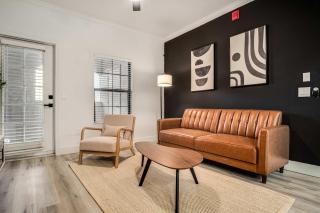 Boulevard Stays Quiet Modern 1BR Pickleball Pool Parking Gym 07 - Chandler - 4