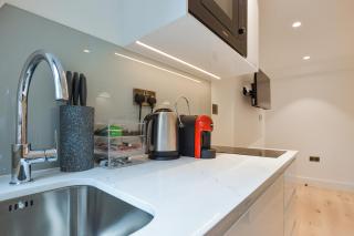 Leather Lane Concept Apartments - 7