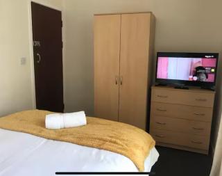 34 - Room 6 - Uplands - Swansea - 4