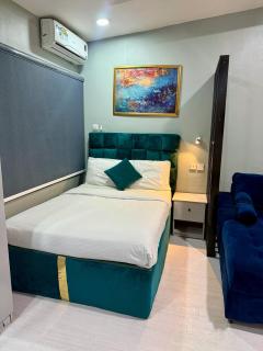 Balcony Open Plan Studio Units -Lekki 1, WI-FI, one with balcony, the other without - 4