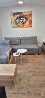 1 izbový pekný apartmán s neskorým odchodom až do 14 hodiny - 0