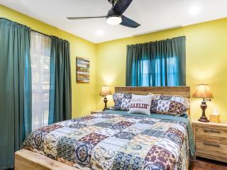 Stockyards Longhorn House, TCU close by - Fort Worth - 8