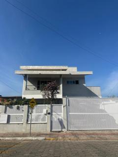 Casa 2 quartos e uma suíte - 0