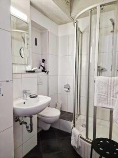 City Hotel - 4