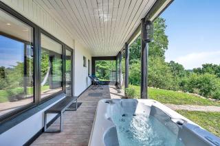 Where Lake Meets Forest - 1