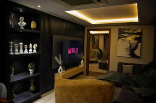 CITY VIEW PENTHOUSE SUITE - GOLDCREST MALL AND RESIDENCY By ALVIS SUITE - Lahore - 7