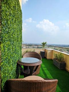 CITY VIEW PENTHOUSE SUITE - GOLDCREST MALL AND RESIDENCY By ALVIS SUITE - Lahore - 9