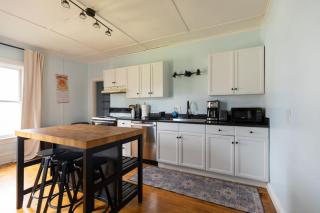 Charming & Newly Renovated 2BR in St Albans - Saint Albans - 9
