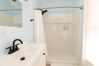 Charming & Newly Renovated 2BR in St Albans - Saint Albans - 6