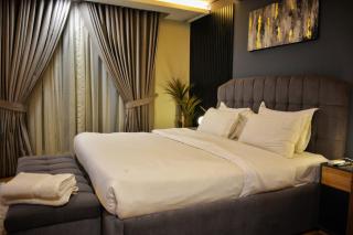 Goldcrest Mall and Residency - Executive Penthouse Apartment - Lahore - 2