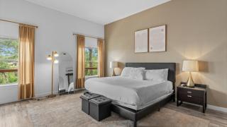 Large 6BR Lakefront Home with Private Pool & Views - 8